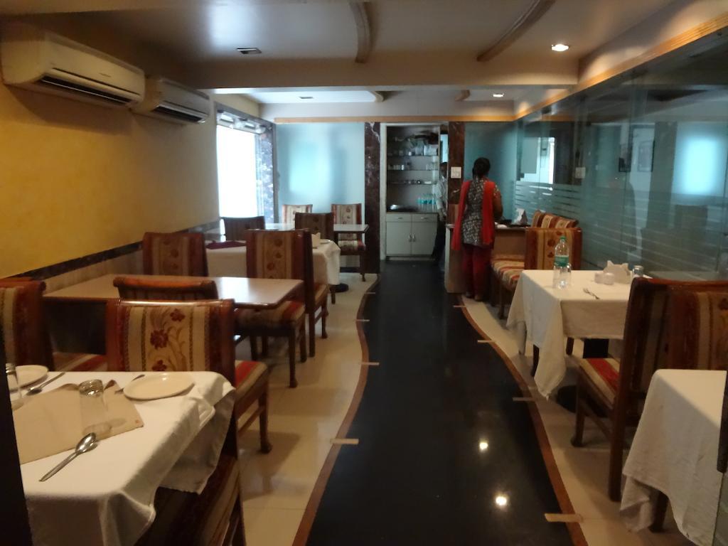 Hotel Ashwin Mumbai Exteriör bild