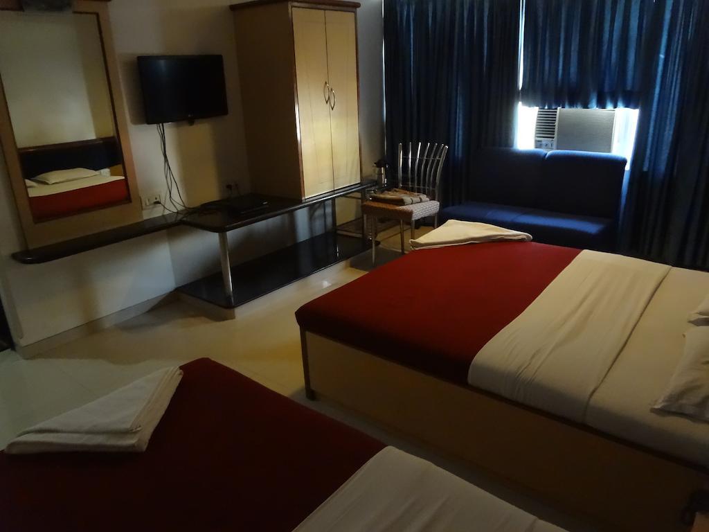 Hotel Ashwin Mumbai Exteriör bild