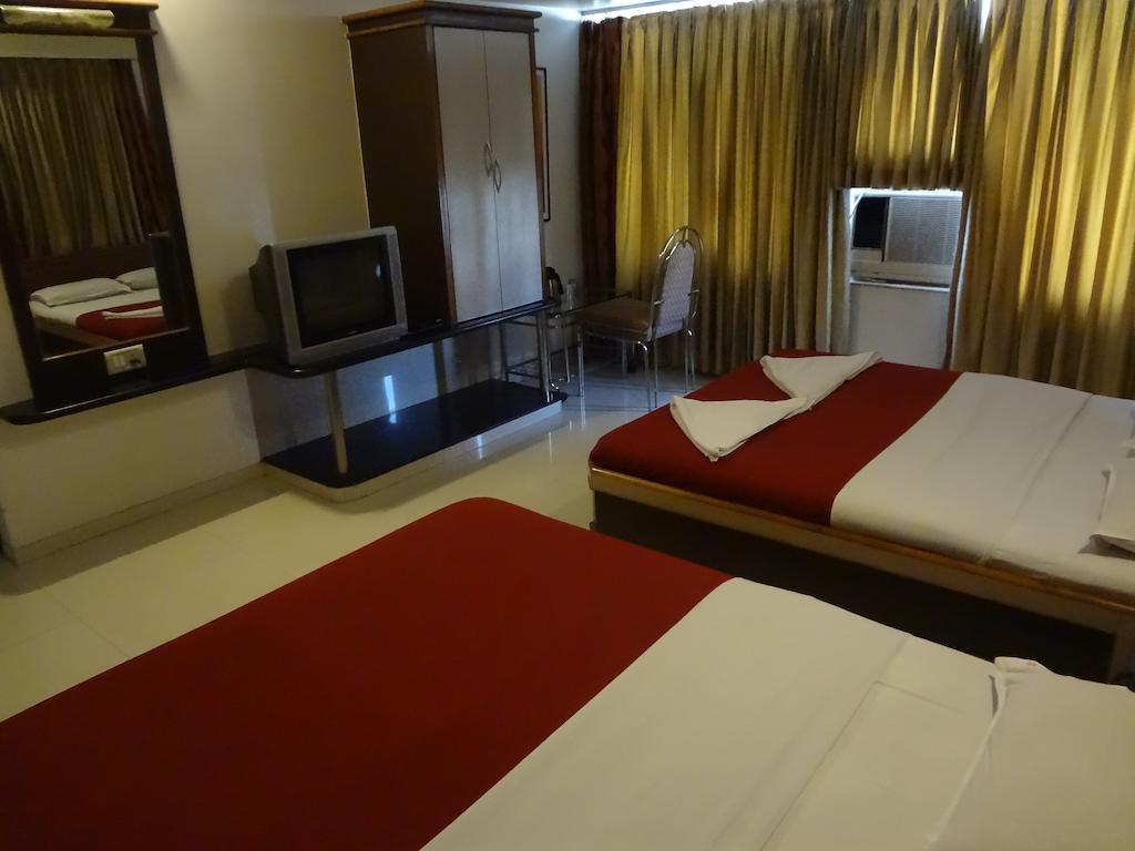Hotel Ashwin Mumbai Exteriör bild