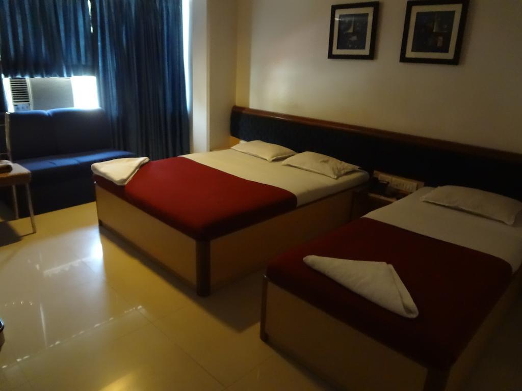 Hotel Ashwin Mumbai Exteriör bild