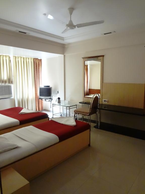 Hotel Ashwin Mumbai Exteriör bild