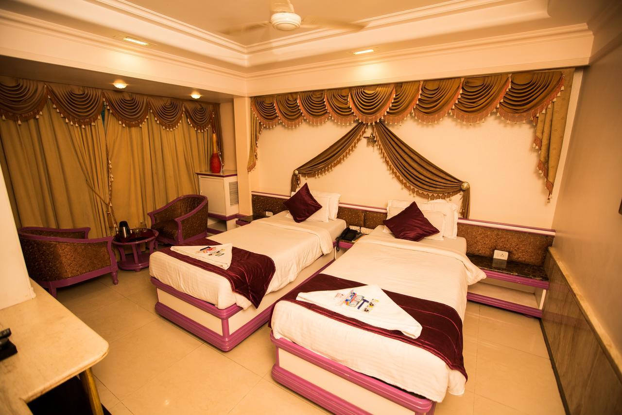 Hotel Ashwin Mumbai Exteriör bild