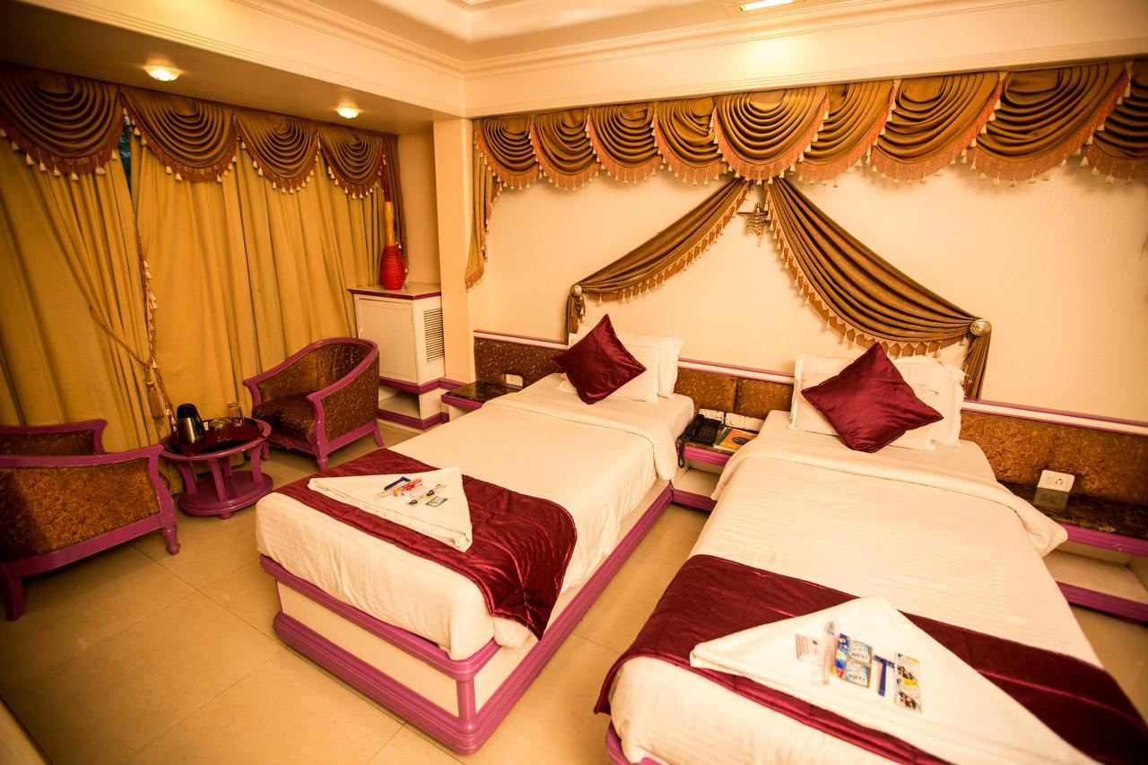 Hotel Ashwin Mumbai Exteriör bild